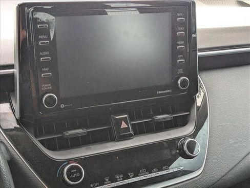 Used 2021 Toyota Corolla LE image 10
