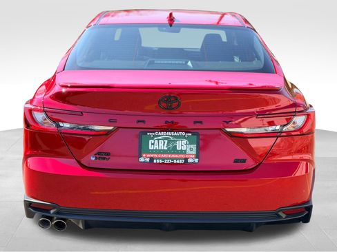 Used 2025 Toyota Camry SE w/ Convenience Package image 8