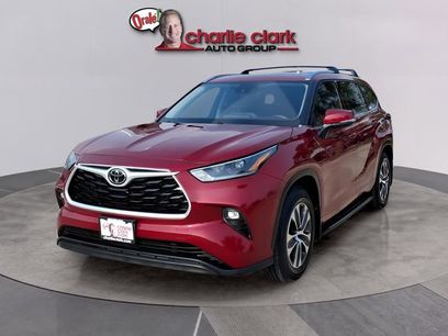 Used 2021 Toyota Highlander XLE