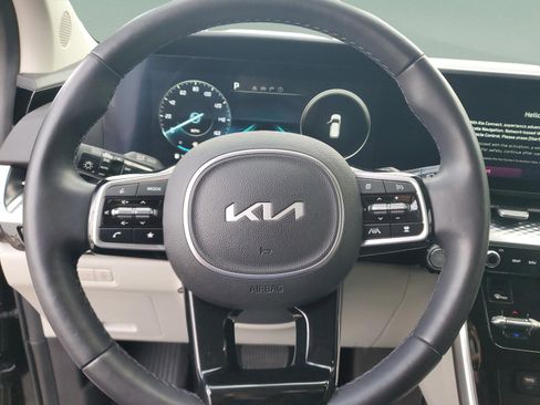 Used 2024 Kia Carnival SX Prestige image 20