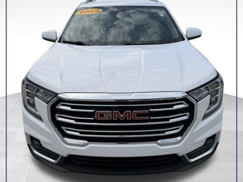 Used 2024 GMC Terrain SLT FWD image 1