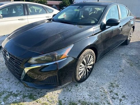 Used 2024 Nissan Altima 2.5 SV FWD image 30