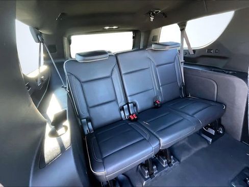 Used 2021 Chevrolet Suburban Premier w/ Premium Package image 26