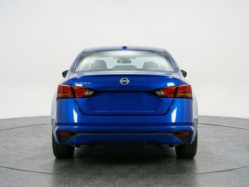 Used 2025 Nissan Altima 2.5 SV image 7