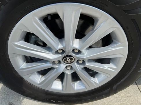 Used 2024 Toyota Grand Highlander AWD image 9