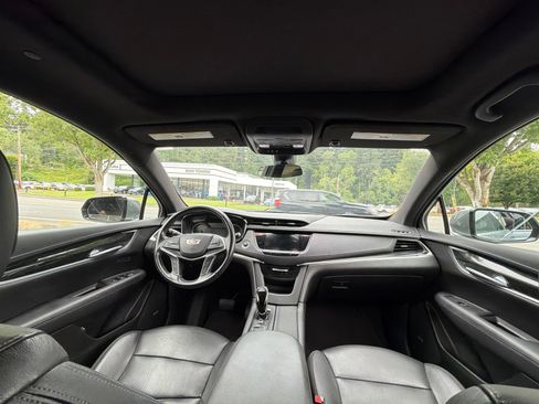 Used 2021 Cadillac XT5 Premium Luxury AWD/4WD image 8