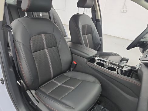 Certified 2025 Nissan Altima 2.5 SR FWD image 10