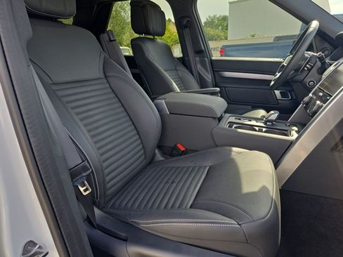 Certified 2025 Land Rover Discovery Dynamic SE AWD/4WD image 23