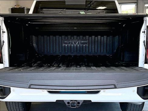 Used 2025 GMC Sierra 1500 Elevation w/ Elevation Premium Package AWD/4WD image 32