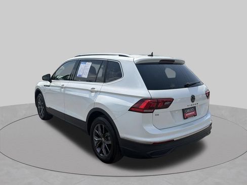 Certified 2023 Volkswagen Tiguan SE w/ Panoramic Sunroof Package FWD image 6