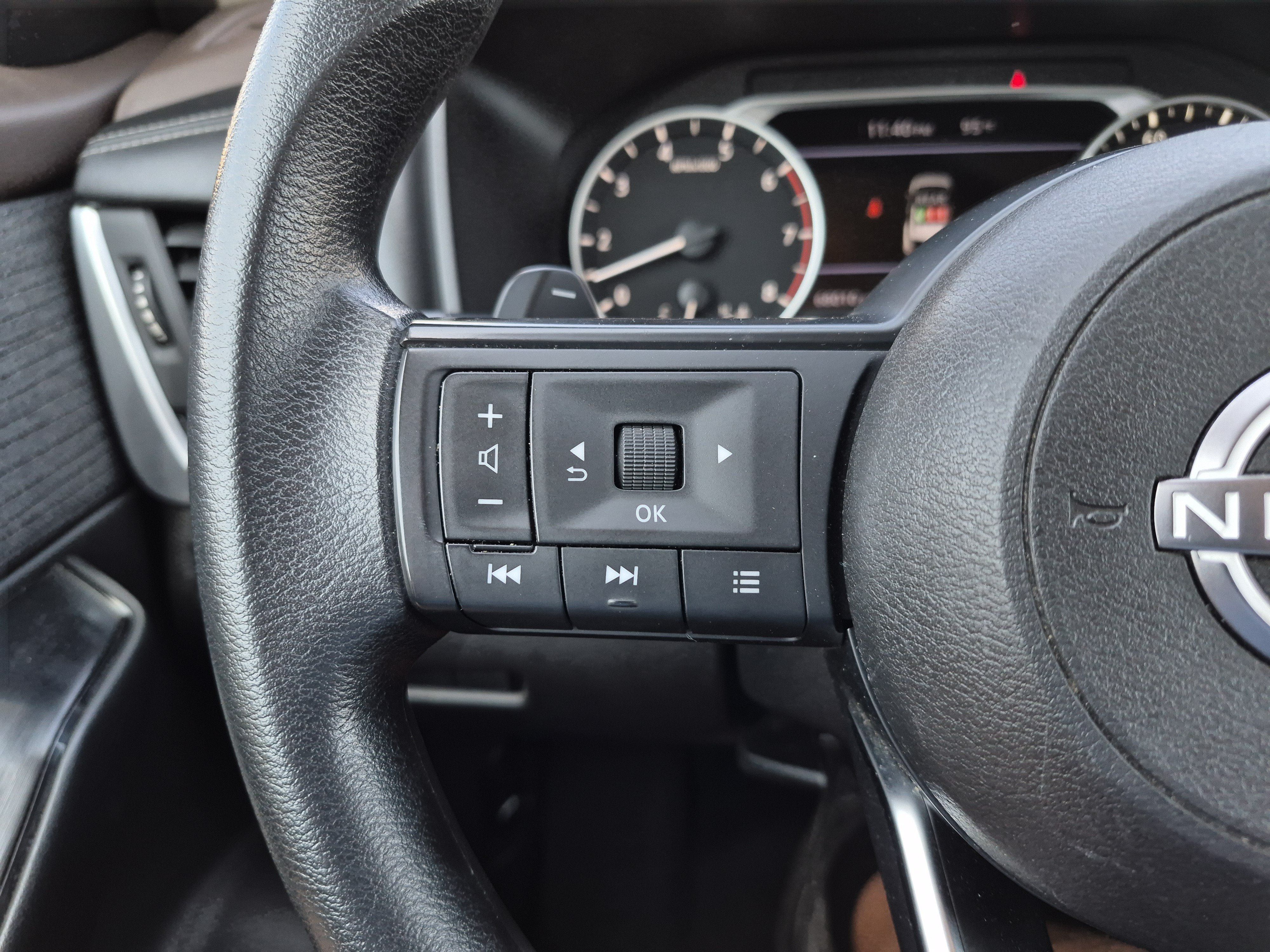 Used 2023 Nissan Rogue S AWD/4WD image 17