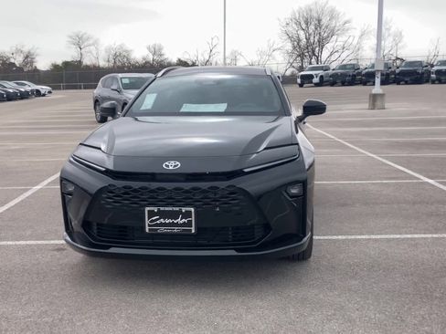 New 2025 Toyota Crown Signia image 3