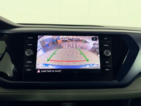Used 2023 Volkswagen Taos SE image 22