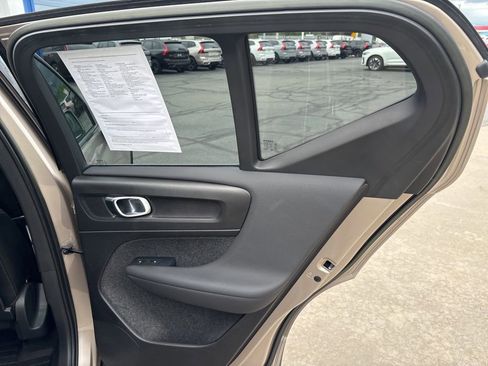 Certified 2023 Volvo XC40 B5 Plus w/ Climate Package AWD/4WD image 38