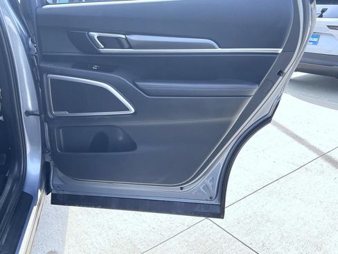 Used 2025 Kia Telluride S AWD/4WD image 23