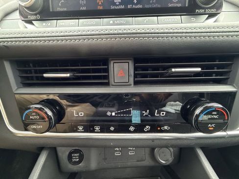 Used 2024 Nissan Rogue SV AWD/4WD image 18