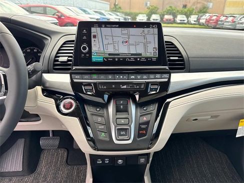 New 2026 Honda Odyssey Touring image 11