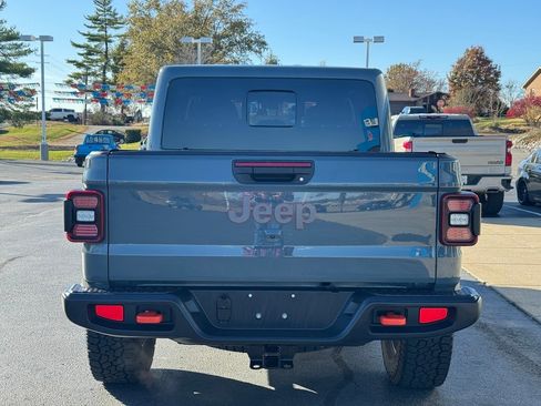 Used 2025 Jeep Gladiator Mojave w/ Convenience Group image 6