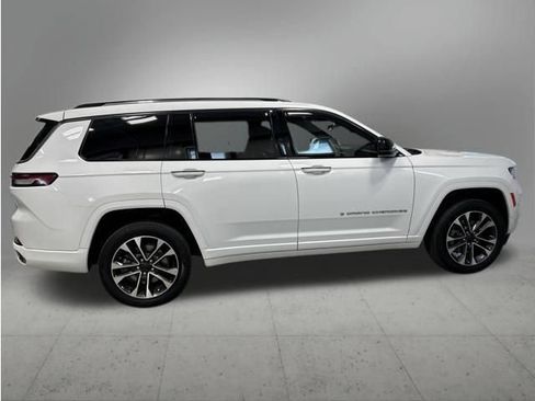 Used 2021 Jeep Grand Cherokee L Overland w/ Luxury Tech Group IV AWD/4WD image 6