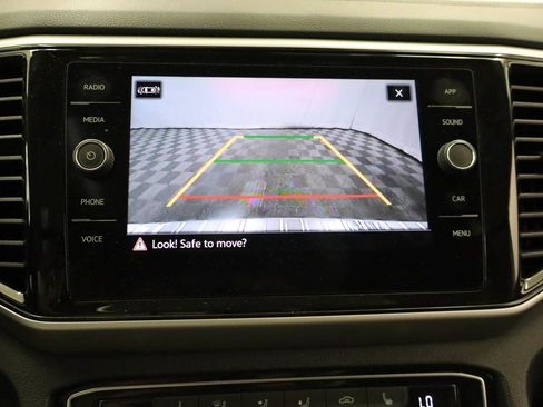 Used 2022 Volkswagen Atlas SE w/ Panoramic Sunroof Package FWD image 10