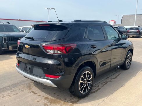 Used 2025 Chevrolet TrailBlazer LT AWD/4WD image 3
