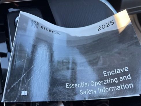 Certified 2025 Buick Enclave Preferred image 14