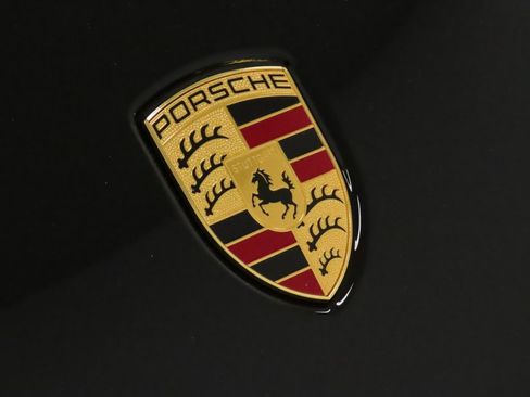 Certified 2025 Porsche Macan AWD/4WD image 14