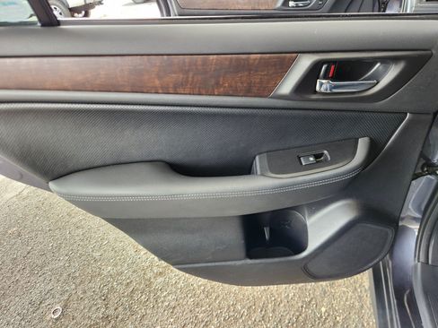 Used 2016 Subaru Outback 2.5i Limited AWD/4WD image 14
