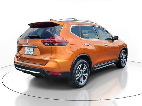Used 2018 Nissan Rogue SL w/ Premium Package AWD/4WD image 4
