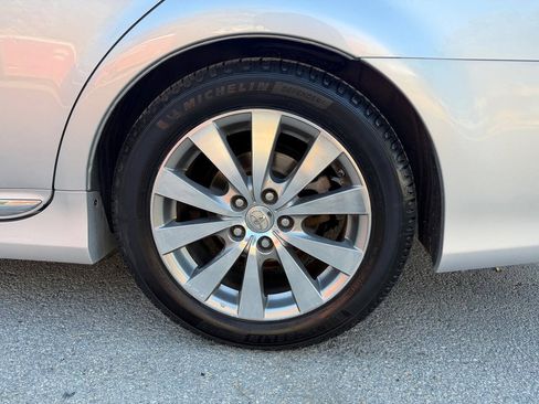 Used 2011 Toyota Avalon Limited FWD image 13