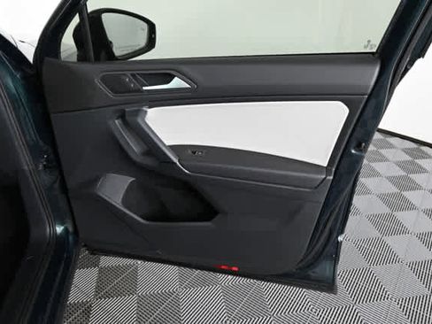 Used 2019 Volkswagen Tiguan SEL image 11