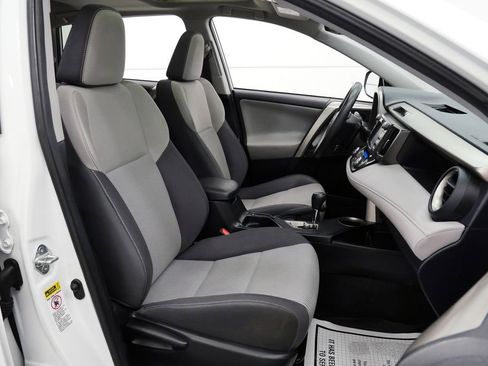 Used 2015 Toyota RAV4 XLE AWD/4WD image 14