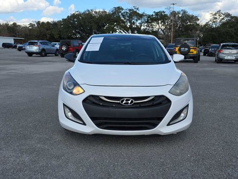 Used 2015 Hyundai Elantra GT w/ Option Group 03 image 3