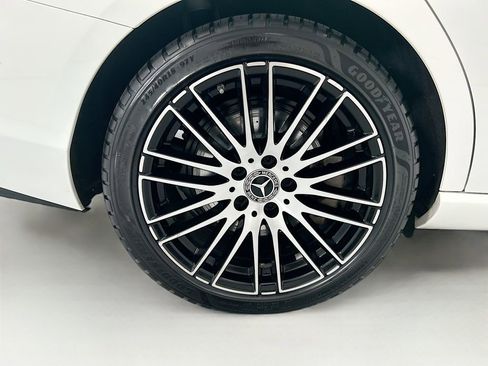 Used 2023 Mercedes-Benz C 300 Sedan image 31