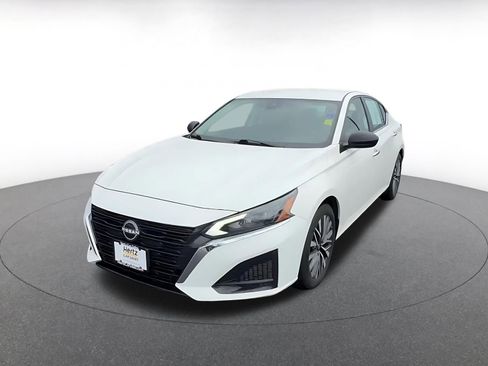 Used 2025 Nissan Altima 2.5 SV FWD image 7