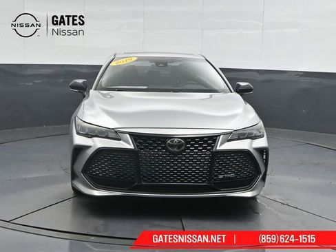 Used 2019 Toyota Avalon XSE FWD image 5