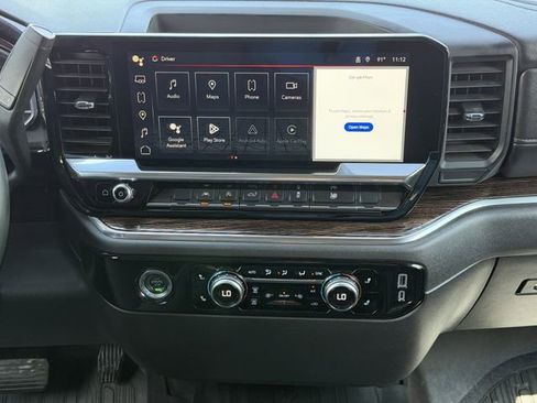 Used 2024 GMC Sierra 1500 Elevation w/ LPO, Elevation Black Package AWD/4WD image 17