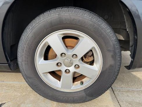 Used 2012 Dodge Grand Caravan SXT image 9