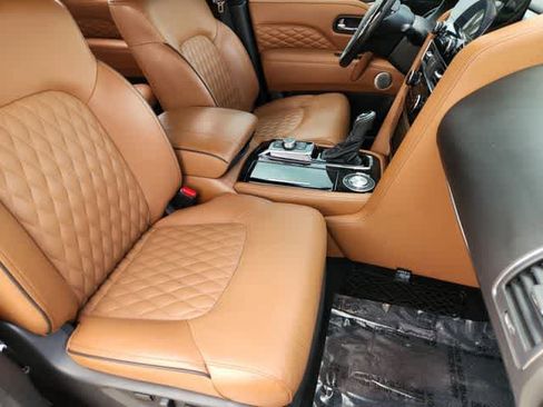 Used 2024 INFINITI QX80 Sensory image 14