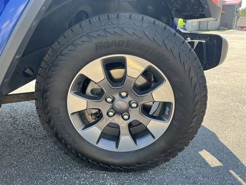Used 2018 Jeep Wrangler Unlimited Sahara AWD/4WD image 5