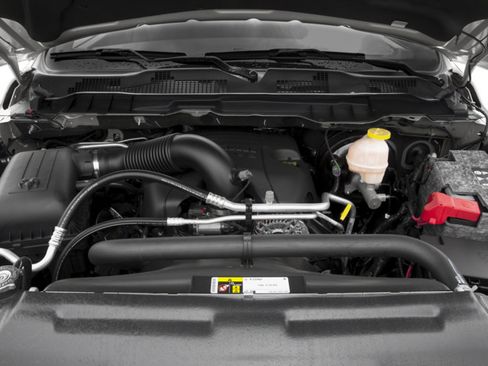 Used 2017 RAM 1500 Classic SLT AWD/4WD image 12