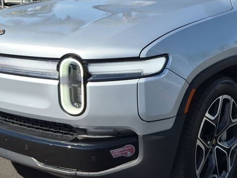 Used 2025 Rivian R1S Adventure Dual AWD/4WD image 6