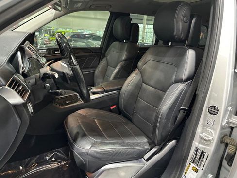 Used 2016 Mercedes-Benz GL 550 4MATIC image 42