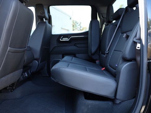 Used 2024 GMC Sierra 1500 SLT image 11