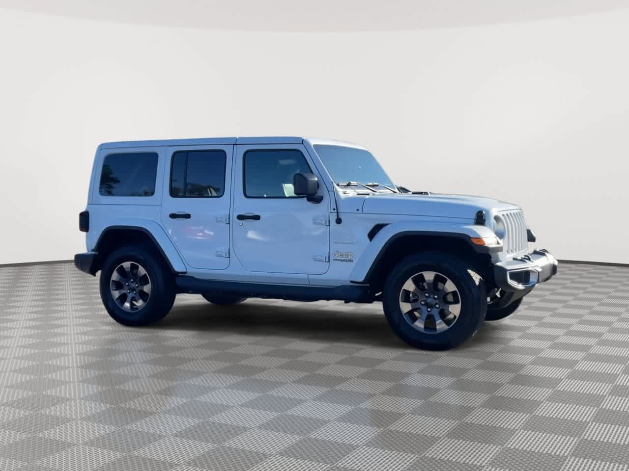 Used 2018 Jeep Wrangler Unlimited Sahara AWD/4WD image 2