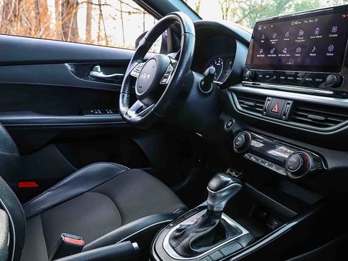 Used 2022 Kia Forte GT-Line image 26