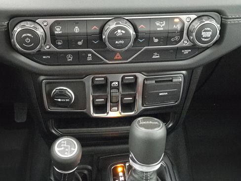 New 2026 Jeep Gladiator Sport AWD/4WD image 16