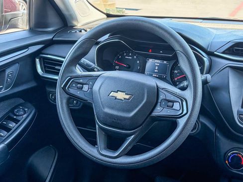 Used 2023 Chevrolet TrailBlazer LT FWD image 15