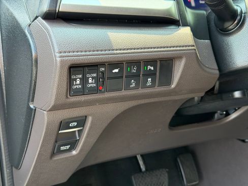 Used 2019 Honda Odyssey Touring image 15