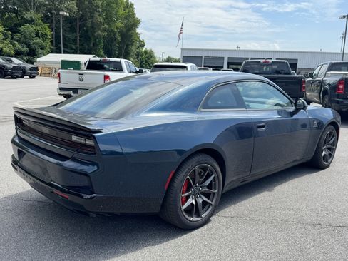 Used 2024 Dodge Charger Daytona Scat Pack w/ Plus Group AWD/4WD image 5
